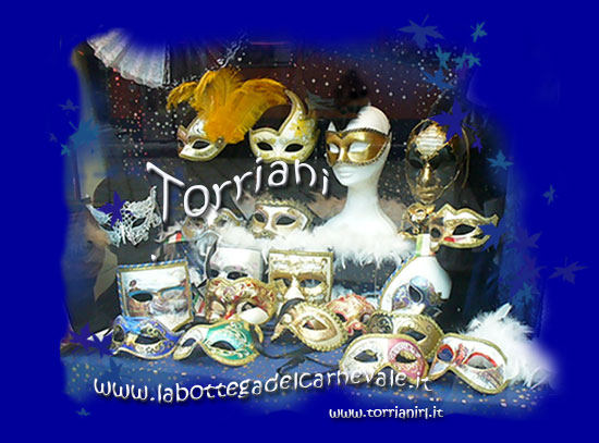 Torriani: vetrina maschere veneziane